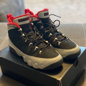 AIR JORDAN 9 RETRO (GS) 7Y